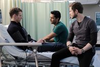 Atlanta Medical – (v.l.n.r.) Tyler Boyd (Cayden Boyd); Dr. Devon Pravesh (Manish Dayal); Dr. Conrad Hawkins (Matt Czuchry)