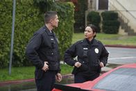 The Rookie – Tim Bradford (Eric Winter) und Lucy Chen (Melissa O'Neil) sind auf Streife.