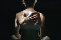 No Sex – Kann der Verzicht auf körperliche Liebe als emanzipatorischer und rebellischer Akt in einer Gesellschaft verstanden werden, in der innerhalb weniger Jahrzehnte ein radikaler Paradigmenwechsel erfolgte?