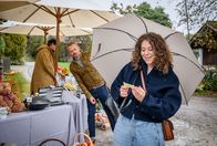 Sturm der Liebe – v.r.) Glauben an den Glücksbringer nicht erschüttern.