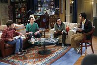 The Big Bang Theory – Während Penny eine Freundin für Raj sucht, fällt Sheldon (Jim Parsons) läppische Alltagsentscheidungen mit Dungeons & Dragons Würfeln ...