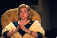 8 Frauen – Catherine Deneuve (Gaby).