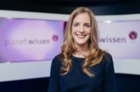 Planet Wissen – Moderatorin Carolin Matzko.