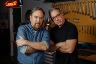 Tim Allen - Volle Heimwerker-Power – Mit ein wenig Hilfe von ihren Freunden bei Bobcat setzt sich das Team auf den Fahrersitz einer Flotte schwerer Maschinen.