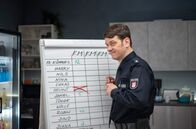 Großstadtrevier – Daniel Schirmer (Sven Fricke) lässt seinem Kollegen die Schummelei nicht durchgehen - und disqualifiert ihn.