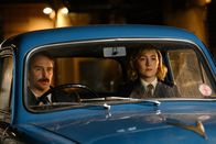 See How They Run - In der Mausefalle – v.li: Inspector Stoppard (Sam Rockwell) und Constable Stalker (Saoirse Ronan)