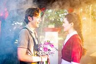 Sturm der Liebe – In Gerrys (Johannes Huth, l.) Traum ist er kurz davor, Shirin (Merve Çakır, r.) zu heiraten.