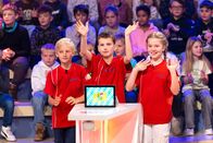 1, 2 oder 3 – Das rote Team aus Bayern freut sich auf die Aufnahme.