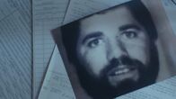 The Box - Bilder der Toten – Bruce Lindahl, Verdächtiger im Mordfall Pamela Maurer, stellt sich als Serienkiller heraus.