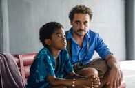Der andere Vater – Thibaut (Jean Le Peltier) sorgt sich um seinen Sohn Gabriel (Tyron Bayineni), der nicht mehr isst und kaum redet. Nimmt er seinem Vater etwas übel?