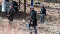 Justified – Detective Willits (Louis Herthum, l) und Raylan Givens (Timothy Olyphant, m.)