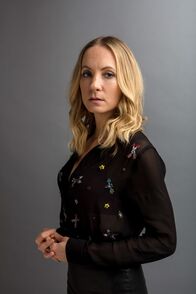 Liar - Labyrinth der Lügen – Laura Nielson (Joanne Froggatt)