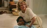 Delta Force 2 - The Colombian Connection – Aus Rache tötet Ramon Bobbys Frau Rita (Ruth de Sosa) und einen Jungen. . Delta Force 2 - The Colombian Connection