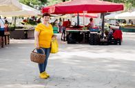 Im Bauch von ... – Auf dem Zentralmarkt in Ljubljana kauft Marija Merljak direkt bei den Bauern. Die Lebensmittelingenieurin ist oft im nationalen Fernsehen zu sehen und gibt ihr Wissen weiter.