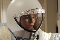 The Goldbergs – Diesmal dreht sich alles darum, dass Barry mithilfe von Pops und Murray ins Ringerteam seiner Schule will. Beverly ist aus Verletzungsgründen gegen diesen ganzen Kampfsportquatsch und so muss das Training eben hinter ihrem Rücken absolviert werden. Adams größter Traum ist es, mit Erica im Kino "Die Rückkehr der Jedi-Ritter" anzusehen. Und eigentlich wäre es Ericas Aufgabe, in der Schlange zu bleiben, damit sie auch Karten bekommen. Doch Erica macht einen entscheidenden Fehler und enttäuscht ihren kleinen Bruder damit sehr. Am Ende muss sie versuchen, das auszubügeln.