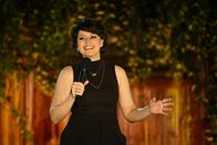 ZDF Comedy Sommer – Hochkarätiger Auftakt: Die Stand-up-Comedienne Tahnee ist zu Gast beim ZDF Comedy Sommer mit Till Reiners.