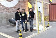 Checkpoint – Wie lange können Nägel und Schrauben einen Rammbock aufhalten? Cem, Felix und Tommy Scheel nach dem Test.