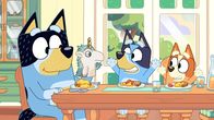 Bluey – Bluey und Bingo bringen Unicorse gute Manieren bei, damit er Mama nach einem Date fragen kann, aber die Dinge laufen schief, als Unicorse eine Zecke frisst.