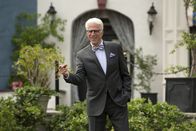 The Good Place – Nachdem sein erster Versuch, Eleanor, Chidi, Tahani und Jason zu foltern, nicht funktioniert hat, fasst Michael (Ted Danson) einen neuen Plan. Jetzt muss er nur noch die anderen Bewohner davon überzeugen ...