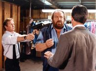 Wenn man vom Teufel spricht... – In der Mitte: Bull Webster (Bud Spencer)
