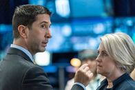 Intelligence – Jerry Bernstein (David Schwimmer) und Christine Cranfield (Sylvestra Le Touzel)