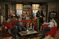How I Met Your Mother – Ein Blick in die Vergangenheit von Ted (Josh Radnor, l.) und seinen Freunden Marshall (Jason Segel, 2.v.l.), Barney (Neil Patrick Harris, 2.v.r.), Lily (Alyson Hannigan, M.) und Robin (Cobie Smulders, r.) ...