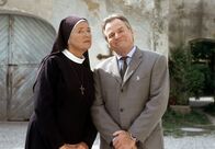 Um Himmels Willen – Die Nonne und der Bürgermeister: Jutta Speidel als Schwester Lotte, Fritz Wepper als Wolfgang Wöller