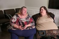 Too Large – Vanessa (l.) joins Meghan for Meghan's approval appointment with Dr. Procter.