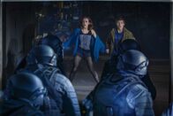 Ready Player One – Samantha Cook / Art3mis (Olivia Cooke, hinten l.), Wade Watts / Parzival (Tye Sheridan, hinten r.)