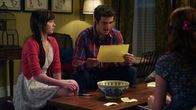 Awkward – Jenna Hamilton (Ashley Rickards, l.), Matty McKibben (Beau Mirchoff, m.)