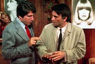 Columbo – (v.li.) Jess Osuna, Peter Falk.