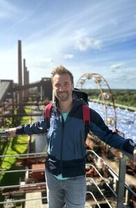 Wunderschön! – Moderator Daniel Aßmann vor der Kokerei Zollverein.