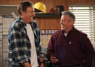Man with a Plan – Don Burns (Kevin Nealon, l.); Adam Burns (Matt LeBlanc, r.)