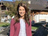Heimat der Rekorde – Moderatorin Claudia Pupeter.