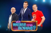 Wer weiß denn sowas? – ARD WER WEISS DENN SOWAS?, Moderator Kai Pflaume. Bernhard Hoëcker (l.), Elton (r.) und Kai Pflaume (M.).