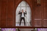 The Mick – Macht Mickey (Kaitlin Olson) auf der Hochzeit des Ex-Mannes ihrer neuen besten Freundin wirklich einen Aufstand, nur weil Jimmy sie als ihre Begleitung mitgenommen hat?