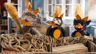 Rudis Rasselbande – Auf zum Squirreldirrel! Buffo (Ulli Voland), Rudi (Lennart Morgenstern) und Vampi (Ivana Sajevi?) wollen mit zum großen Eichhörnchen-Fest und haben sich extra verkleidet.