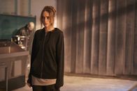 The Strain – Um der Strigoi Einrichtung entkommen zu können, muss Dutch (Ruta Gedmintas) einen Deal mit Desai eingehen ...