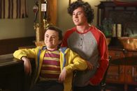 The Middle – Brick (Atticus Shaffer, l.); Axl (Charlie McDermott, r.)