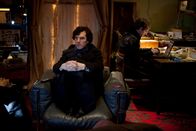 Sherlock – Sherlock Holmes (Benedict Cumberbatch), Dr. John Watson (Martin Freeman, r.)