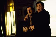 Mäusejagd – Ernie (Nathan Lane, l.); Lars (Lee Evans, r.)