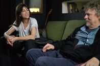 In Bed With Michel Gondry – Michel Gondry mit seiner langjährigen Freundin Charlotte Gainsbourg