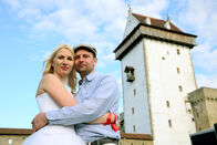 GEO Reportage – Hochzeitsfieber in Estland. Die 28-jährige Annika heiratet den gleichaltrigen Witali, mit dem sie schon zwei Kinder hat.