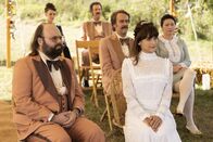 Happily Married – (v.l.n.r.) Lucien (Jean-François Provençal); Grazia (Charlotte Le Bon); Serge Paquette (Patrice Robitaille); Gaétan Delisle (François Létourneau); Marie-Josée Bolduc (Sophie Desmarais); Mireille (Noémie Leduc-Vaudry)