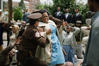 Selma – Annie Lee Cooper (Oprah Winfrey) - erster Protest vor dem Gerichtsgebäude in Selma.
