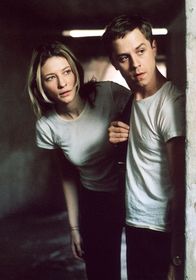 Heaven – Philippa (Cate Blanchett, l.); Filippo (Giovanni Ribisi, r.)