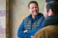 Stadt - Land - Quiz – Moderator Jens Hübschen hat Quiz-Fragen im Gepäck. Er will testen, was die Mitmenschen so über ihre Stadt und ihr Land wissen.