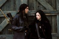 Ginger Snaps 3: The Beginning – Hunter (Nathaniel Arcand, l.); Brigitte (Emily Perkins, r.)