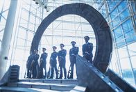 Stargate – Im Jahre 2010 herrscht auf der Erde Frieden und die Menschheit lebt ohne größere Probleme und Krankheiten. Auch das Altern kann gestoppt werden. Doch die Errungenschaften haben eine schreckliche Schattenseite ...
