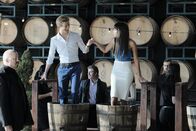 MacGyver – (v.l.n.r.) Angus MacGyver (Lucas Till); Leanne Martin (Reign Edwards).
